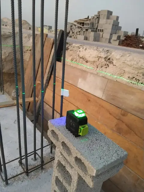 ضبط المناسيب بالليزر